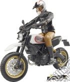 Bruder 63051 - Moto Ducati Scrambler Desert Sled Con Pilota gioco di Bruder