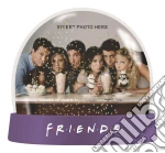 Friends: Half Moon Bay (Snow Globe Photo / Globo Di Neve Portafoto) giochi