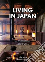 Living in Japan. Ediz. italiana, spagnola e portoghese libro