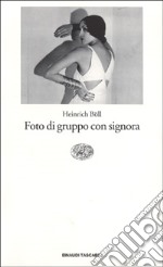 Foto di gruppo con signora libro