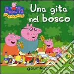 Una gita nel bosco. Peppa Pig. Hip hip urrà per Peppa! Ediz. illustrata libro usato