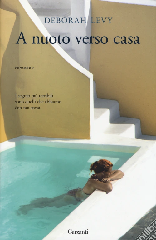 A nuoto verso casa