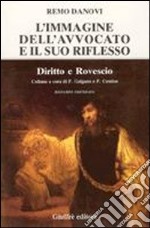 L'immagine dell'avvocato e il suo riflesso libro