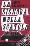 La signora nella scatola libro