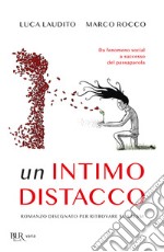 Un Intimo Distacco libro