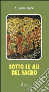 Sotto le ali del sacro libro