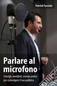 Parlare al microfono