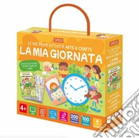 La mia giornata. Le mie prime attività arts & crafts. Ediz. a colori. Con 4 fomndali. Con 200 trasferibili. Con 100 Adesivi libro