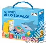 Attenti allo squalo! Valigetta con carte e stickers. Ediz. a colori. Con 44 carte libro