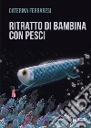 Ritratto di bambina con pesci libro