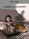 La bambola e il manoscritto libro