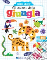 Gli animali della giungla. Con adesivi. Ediz. a colori libro