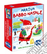 Arriva Babbo Natale. Ediz. a colori. Con Prodotti vari libro