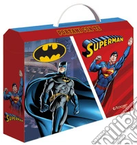 Batman e Superman. Valigetta delle sorprese libro
