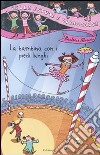 La bambina con i piedi lunghi libro