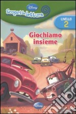 Giochiamo insieme. Livello 2. Con adesivi. Ediz. illustrata libro