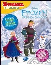 Frozen. Il regno di ghiaccio. Sticker in scena. Ediz. illustrata libro