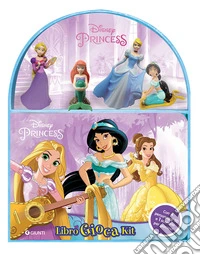Disney princess. Libro gioca kit. Con 4 personaggi 3D e 1 scenario per giocare! libro