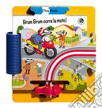 Brum brum corre la moto. Ediz. a colori libro