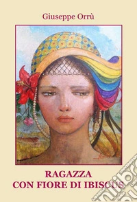 Ragazza con fiore di ibiscus
