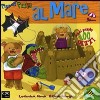 Al mare. Piccole pesti. Libro puzzle libro