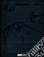 Il manuale del cavaliere oscuro. Attrezzature, armi, veicoli e documenti dalla Batcaverna libro