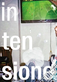 In tensione. Ediz. speciale libro