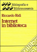 Internet in biblioteca libro