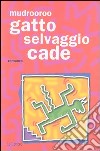 Gatto selvaggio cade libro