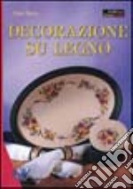 Decorazione su legno