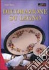 Decorazione su legno libro