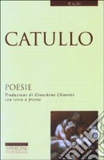 Poesie. Testo latino a fronte libro