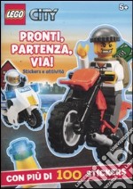 Pronti, partenza, via! Lego City. Con adesivi libro