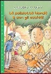 La poliziotta bionda con gli occhiali libro