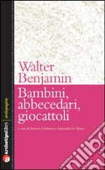 Bambini, abbecedari, giocattoli libro