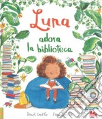 Luna adora la biblioteca