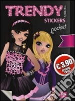 Trendy model pocket stickers. Nero. Ediz. illustrata libro