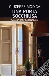 Una porta socchiusa