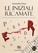 Le iniziali ricamate libro