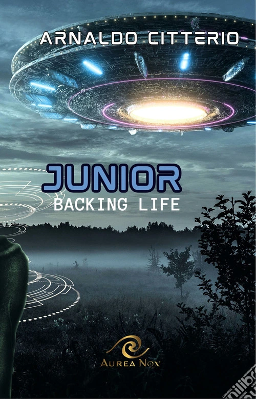 Junior. Backing life