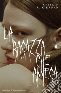La ragazza che annega libro
