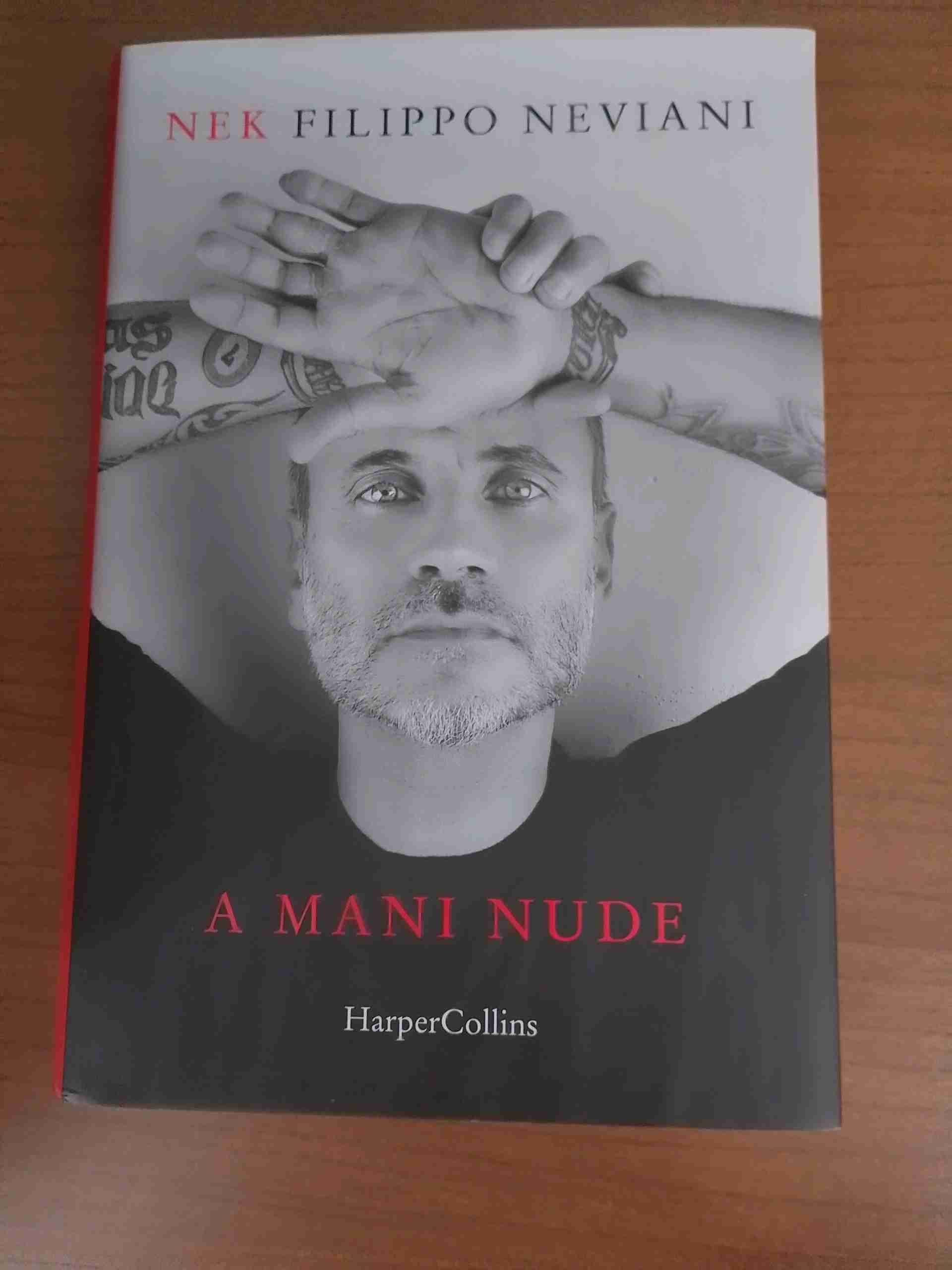 A mani nude libro usato