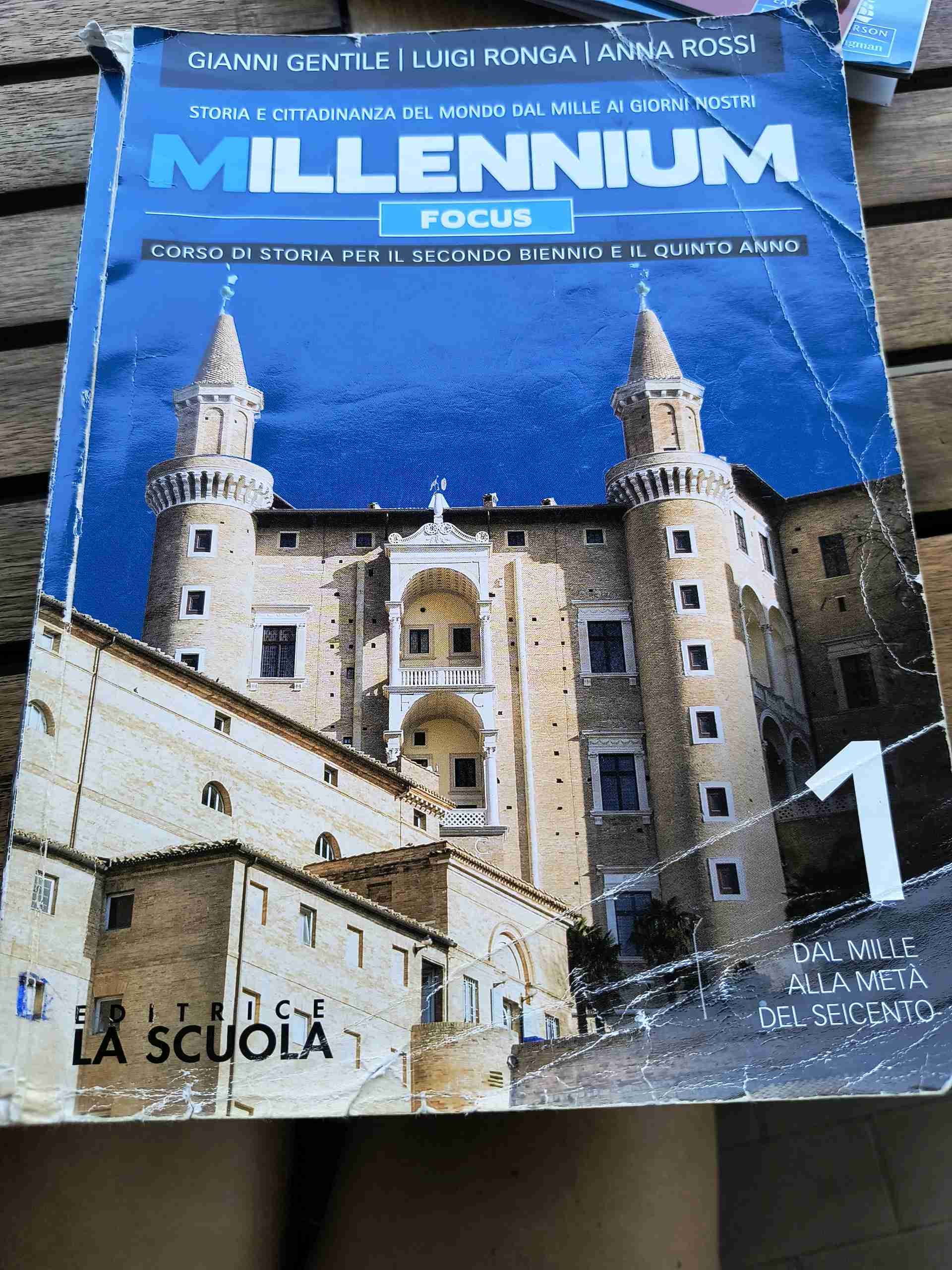 Millennium focus. Verso l'esame-CLIL. Per le Scuole superiori. Con e-book. Con espansione online. Vol. 3: Il Novecento e l'inizio del XXI secolo libro usato