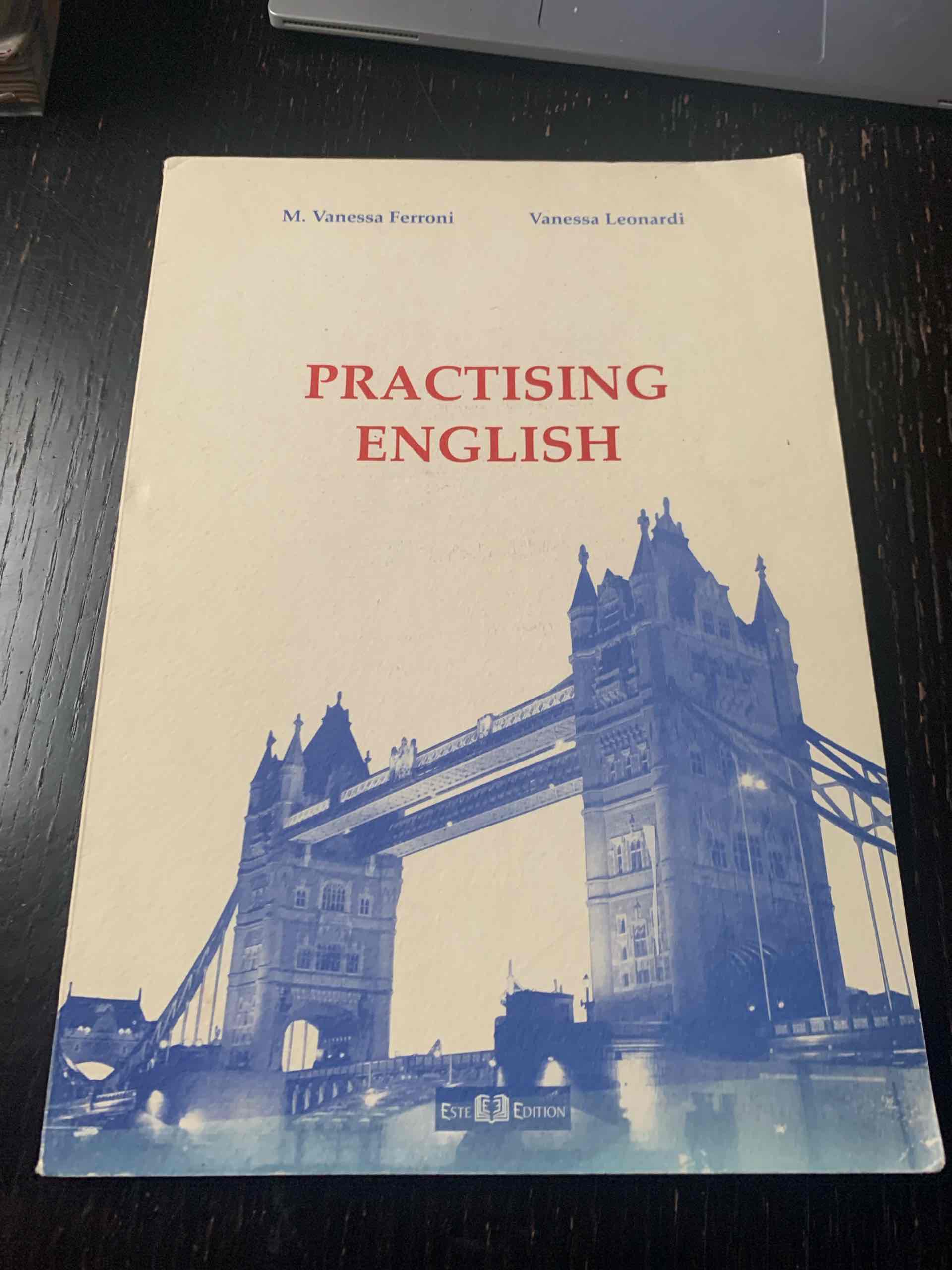 Practising english Practising english libro usato