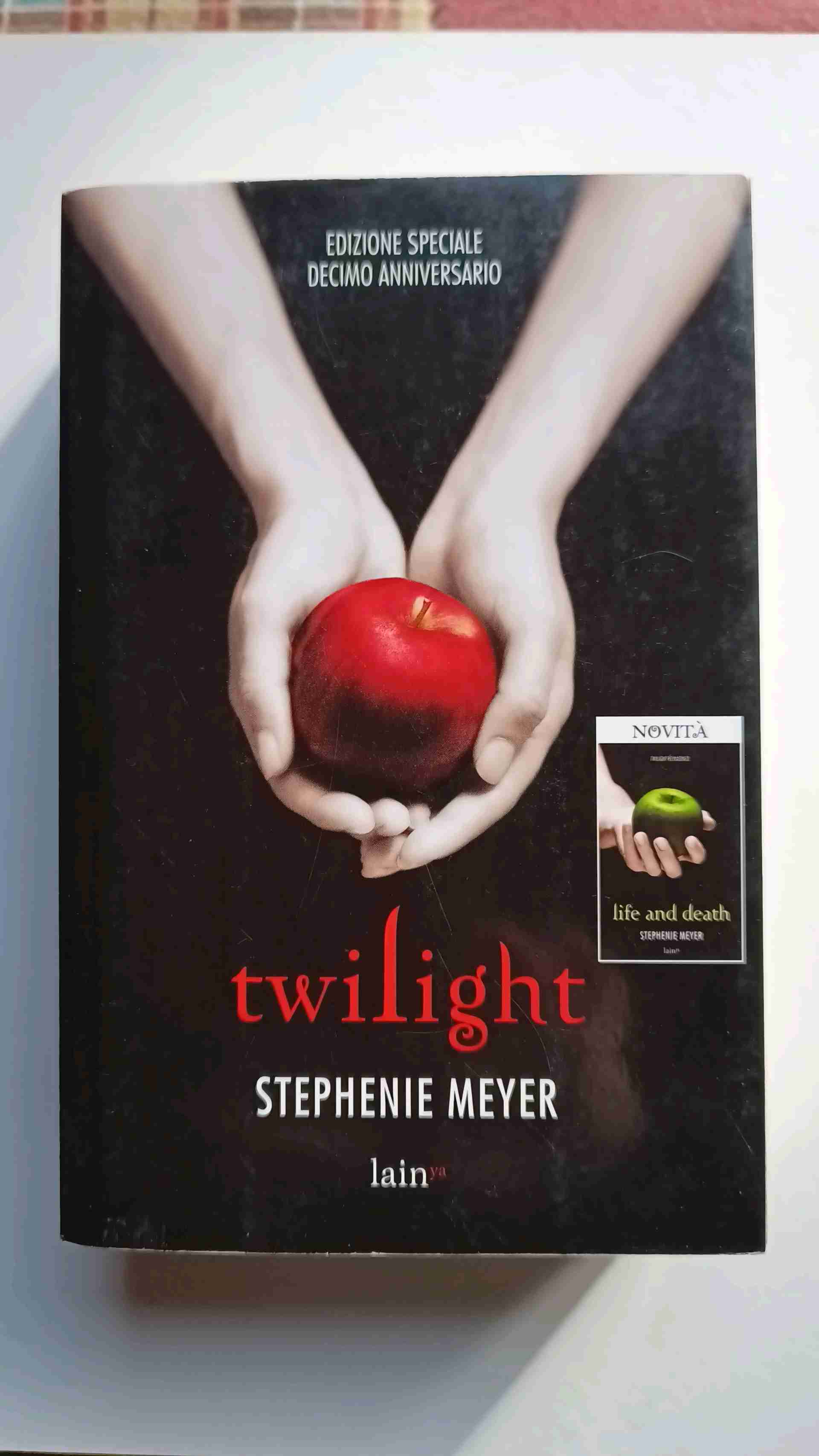 Life and death. Twilight reimagined-Twilight. Ediz. speciale libro usato