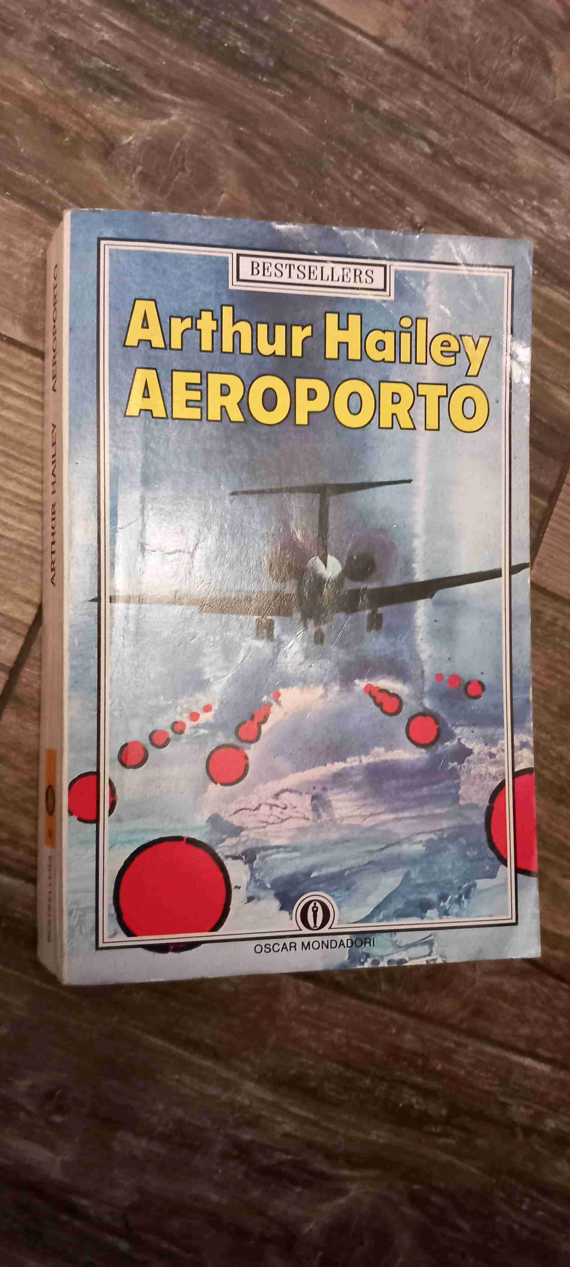Aeroporto (bestseller 56) libro usato