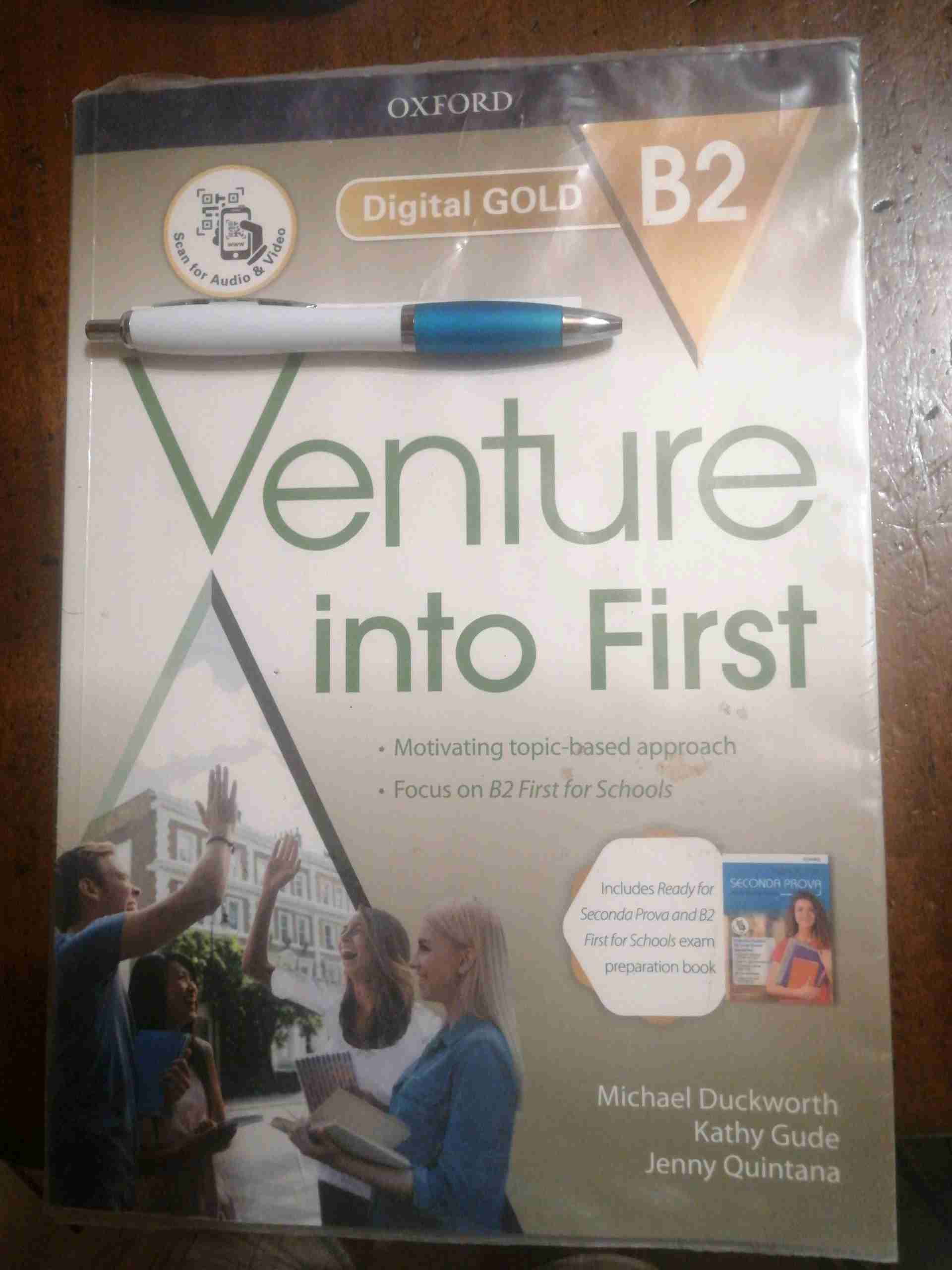 venture into first libro usato