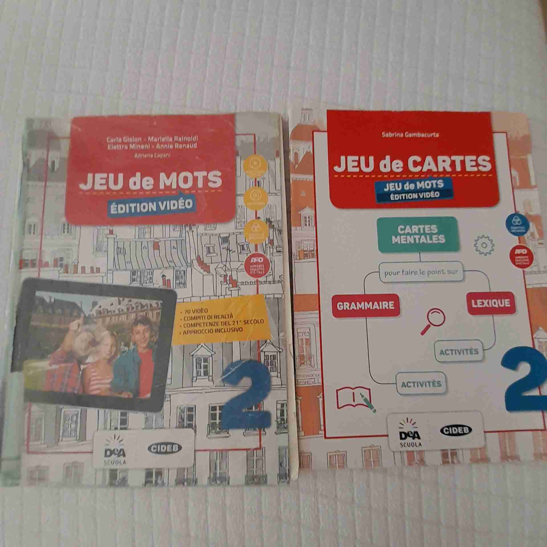 Jeu de mots. Livre de l'eleve et cahier. Per la Scuola media. Con audio formato MP3. Con e-book. Con espansione online. Con Libro: Jeu de cartes. Con DVD-ROM. Vol. 2 libro usato