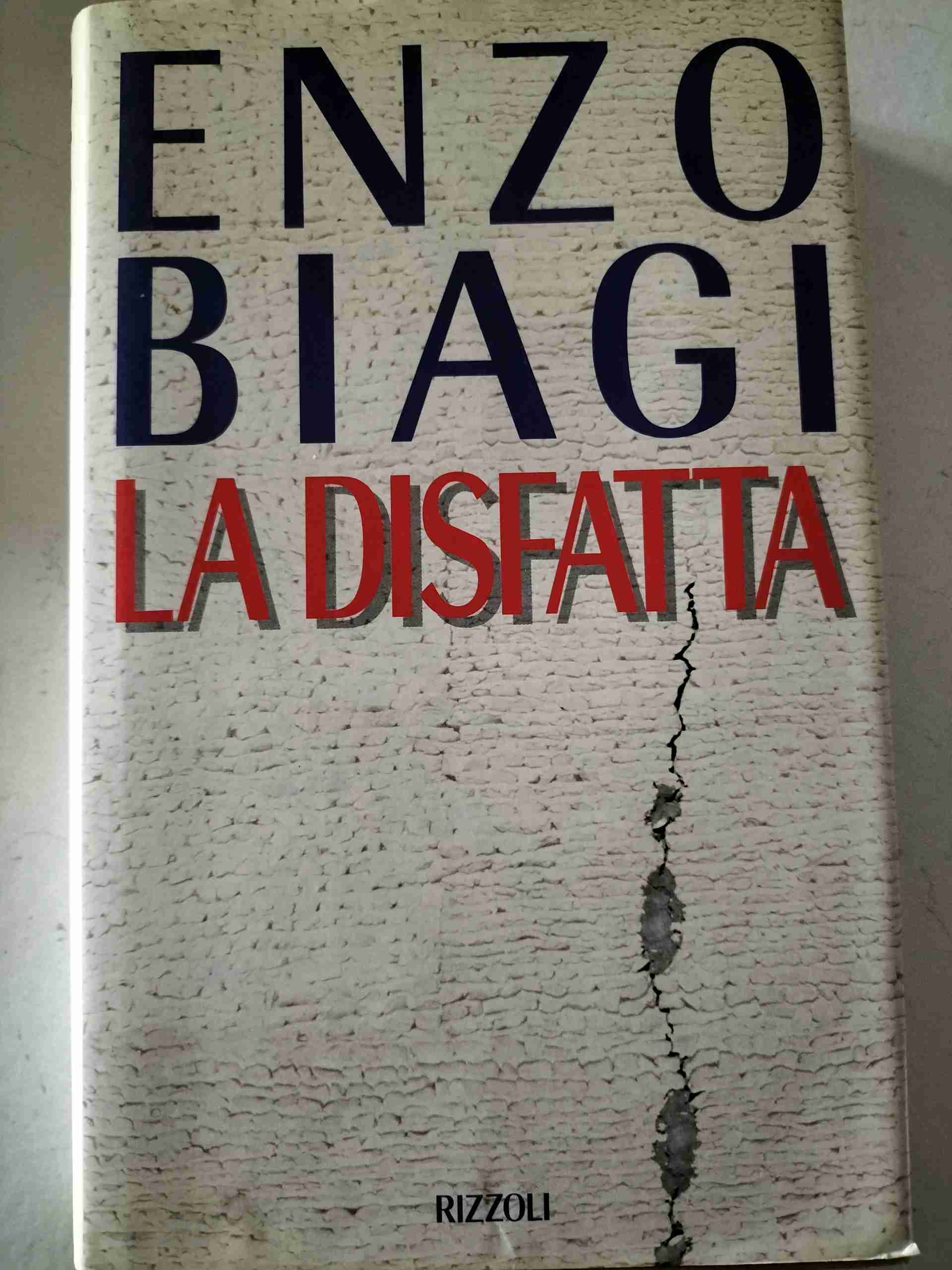 La disfatta libro usato